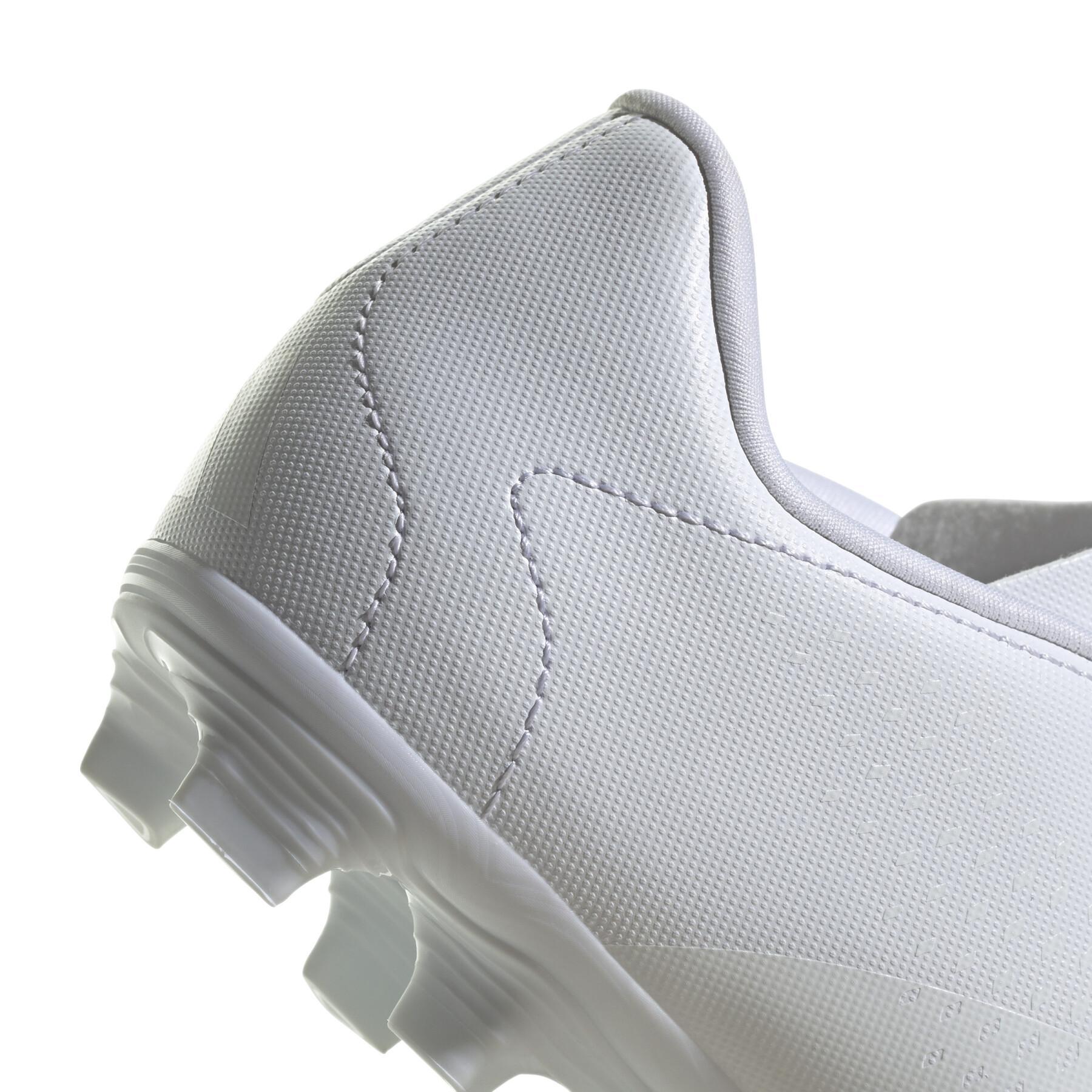 Dziecięce buty piłkarskie adidas Predator Accuracy.4 - Pearlized Pack