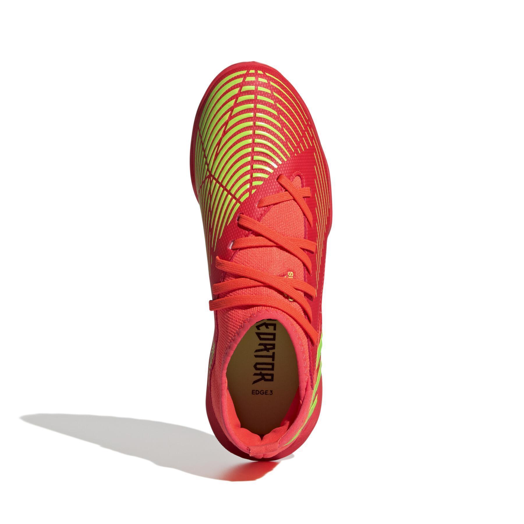 Dziecięce buty piłkarskie adidas Predator Edge.3 Turf - Game Data Pack