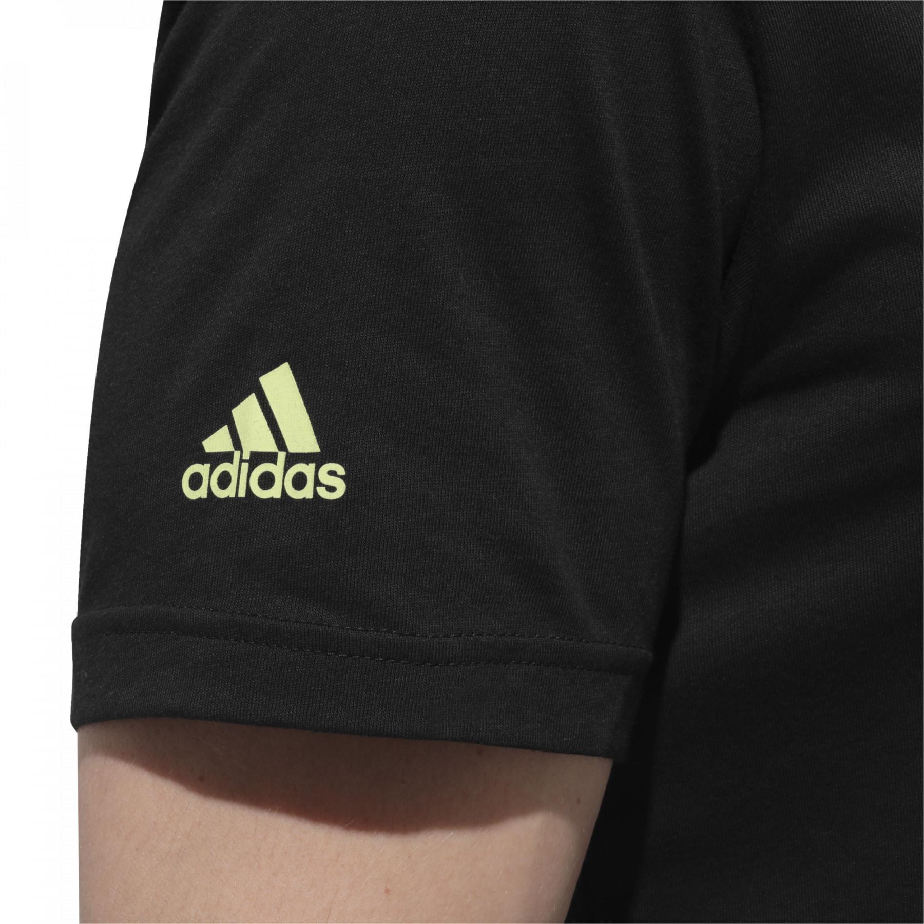 Koszulka adidas TAN Graphic Logo