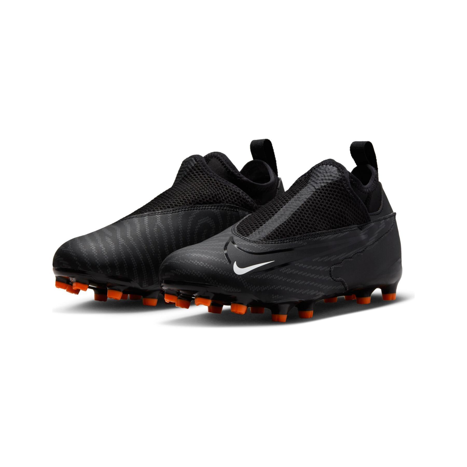 Dziecięce buty piłkarskie Nike Phantom GX Academy Dynamic Fit MG - Black Pack