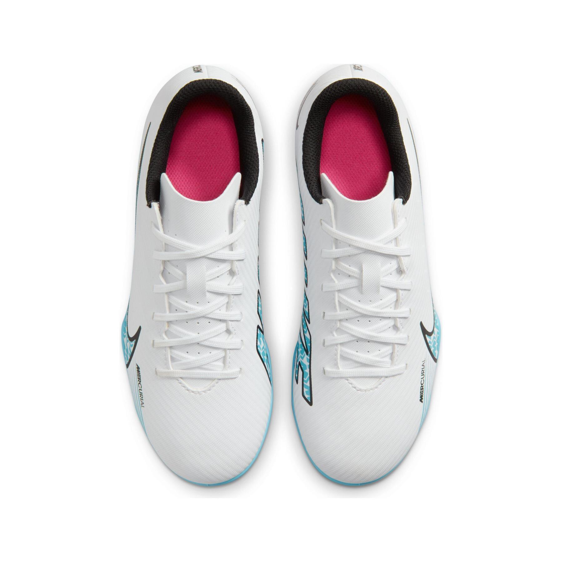 Dziecięce buty piłkarskie Nike Mercurial Vapor 15 Club FG/MG - Blast Pack