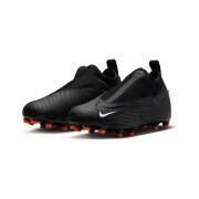 Dziecięce buty piłkarskie Nike Phantom GX Academy Dynamic Fit MG - Black Pack