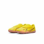 Dziecięce buty piłkarskie Nike Mercurial Vapor 15 Club TF - Lucent Pack